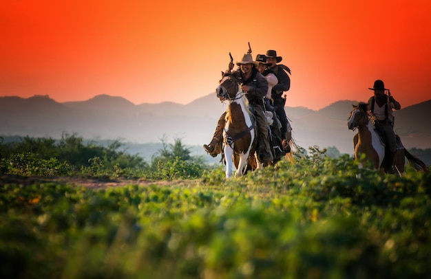 grupo, de, vaquero, equitación, caballo