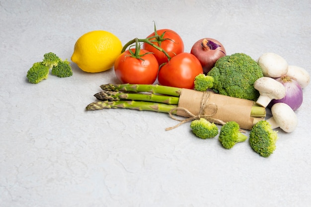 Grupo de verduras frescas orgánicas