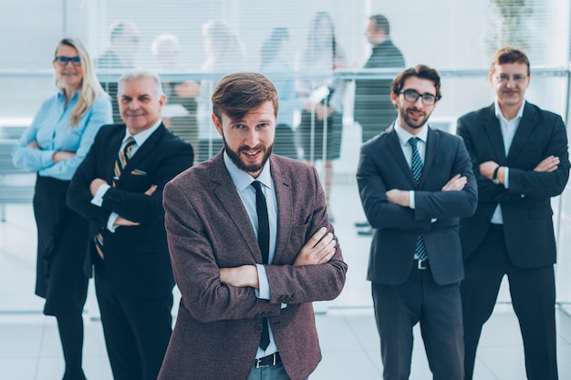 Gruppe führender Experten im Büro