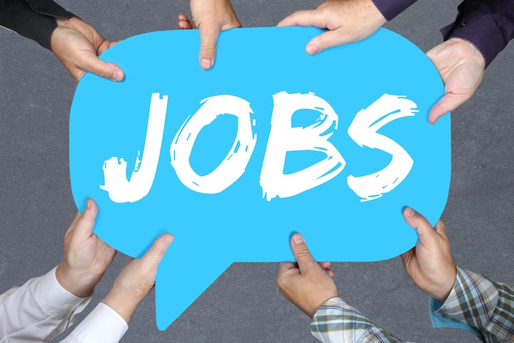 Foto gruppe menschen halten mit hande das wort jobs job arbeit arbeitsstelle jobsuche business konzept