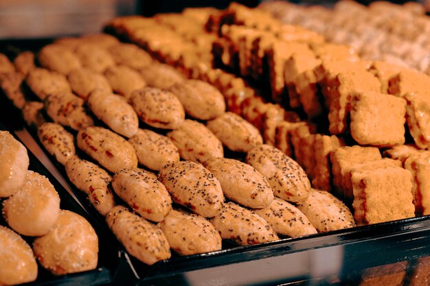 Gruppe sortierte Kekse. Chocolate Chip, Haferflocken, weiße Schokolade