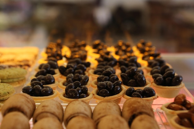 Gruppe verschiedener Kekse Chocolate Chip Haferflocken Rosinen weiße Schokolade