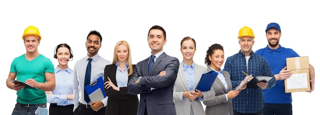 Gruppe von Büroangestellten und Arbeitern