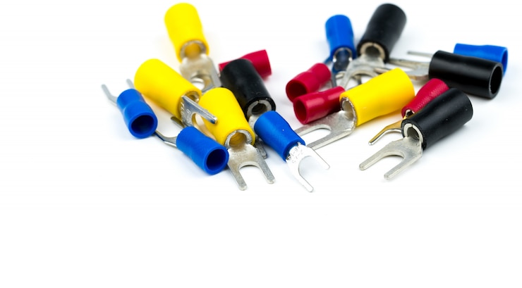 Foto gruppe von flachstecker-zubehörteilen für elektrische kabelstecker