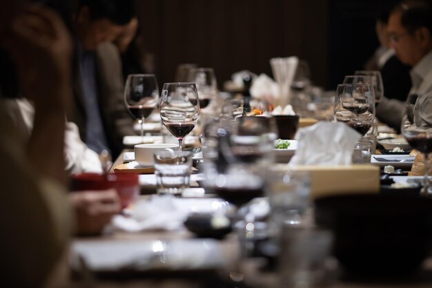 Foto gruppe von menschen im restaurant