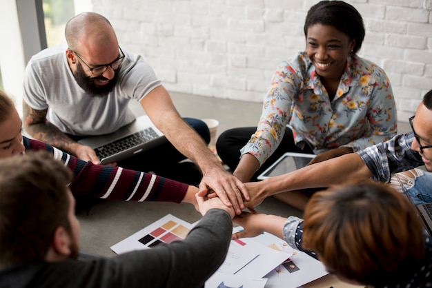 Foto gruppe von personen team support startup-geschäft