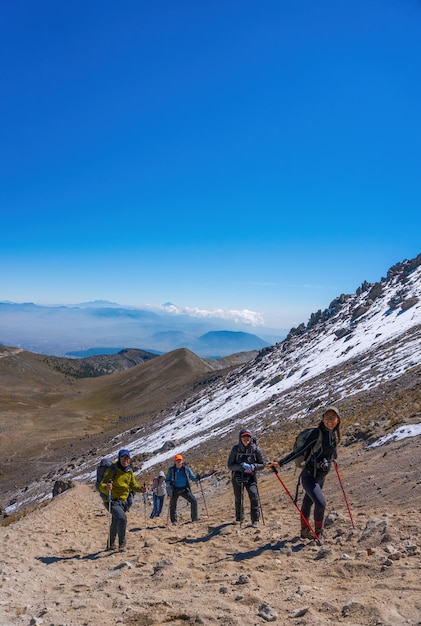 Gruppe von Wanderern im Vulkan nevado de Toluca