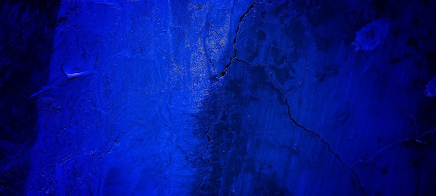 Gruselige dunkelblaue Grunge-Textur für den Hintergrund Dunkelblaues Wand-Horror-Konzept