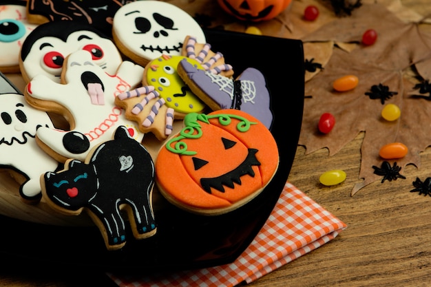 Gruselige Halloween-Plätzchen und -süßigkeiten