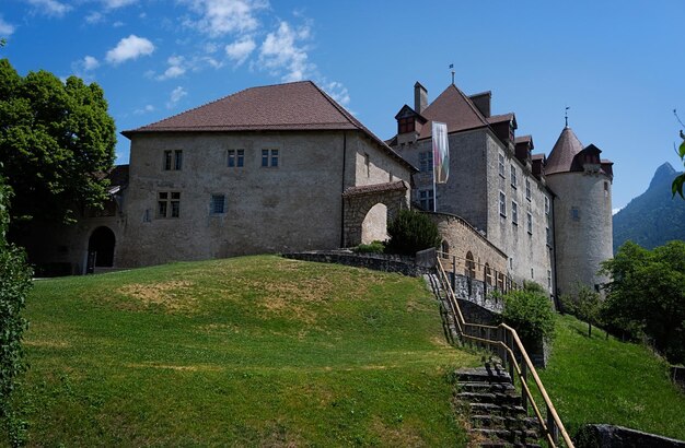 Foto gruyères é uma cidade histórica e município no cantão de friburgo, na suíça