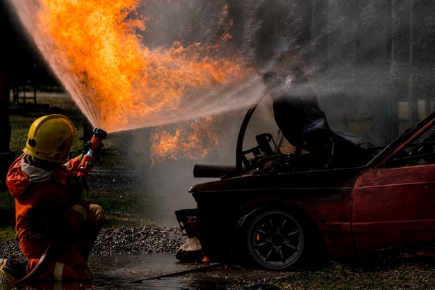 Água de respingo de bombeiro para hidrante