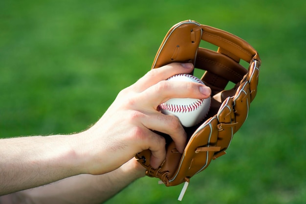 Foto guante de béisbol y bolas