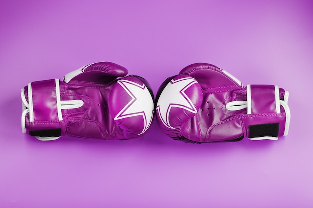 Foto guantes de boxeo rosas