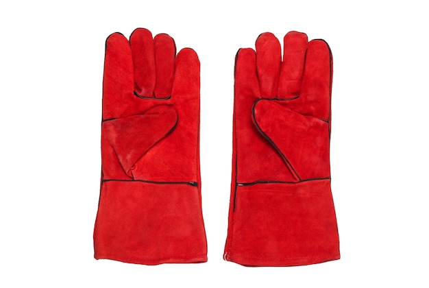 Guantes de trabajo rojos aislados sobre fondo blanco.