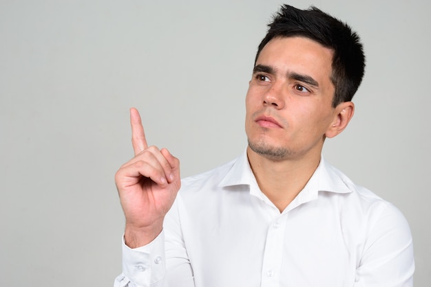 Foto guapo, hombre de negocios, con, barba, rastrojo, blanco