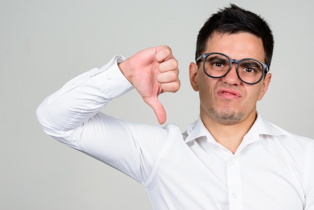 guapo, hombre de negocios, con, barba, rastrojo, blanco