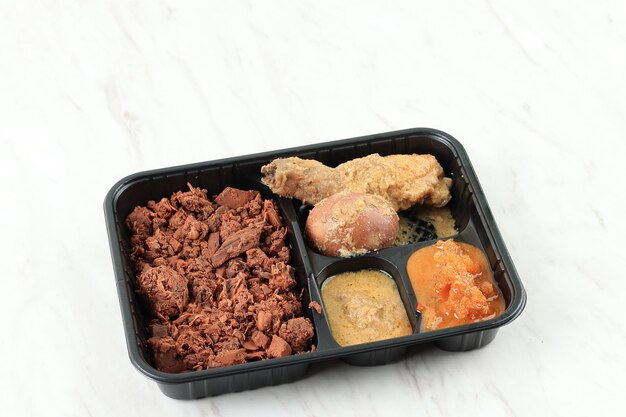 Gudeg Jogja Komplit Concept Comida indonesia en el camino