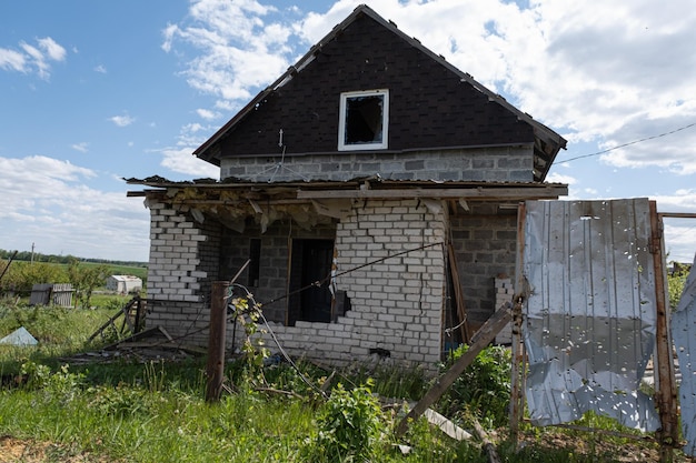 Guerra na Ucrânia 2022 Destruiu prédio residencial bombardeado e queimado após mísseis russos