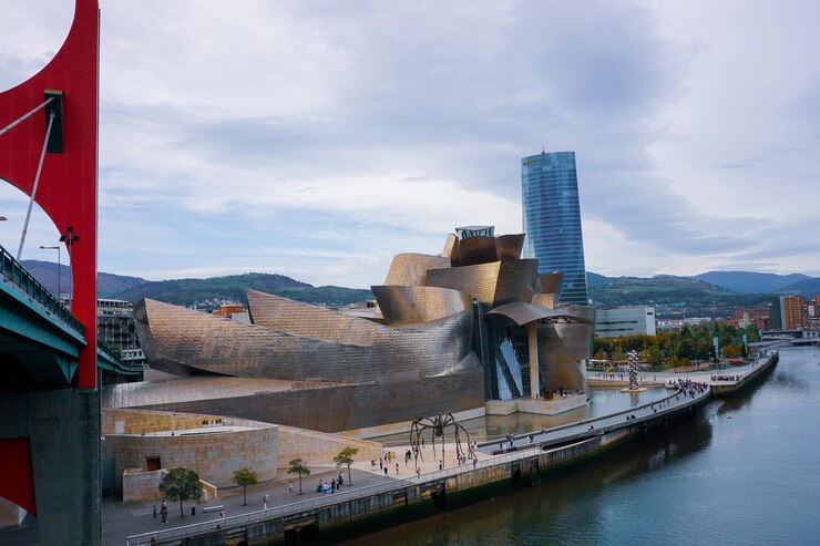 Guggenheim Bilbao Museo de Arquitectura, Arte y Cultura