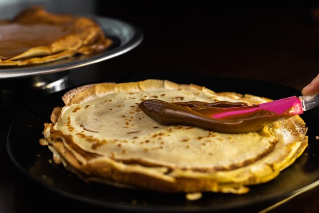 Guia passo a passo para fazer panquecas argentinas com doce de leite Uma deliciosa receita de café da manhã ou sobremesa