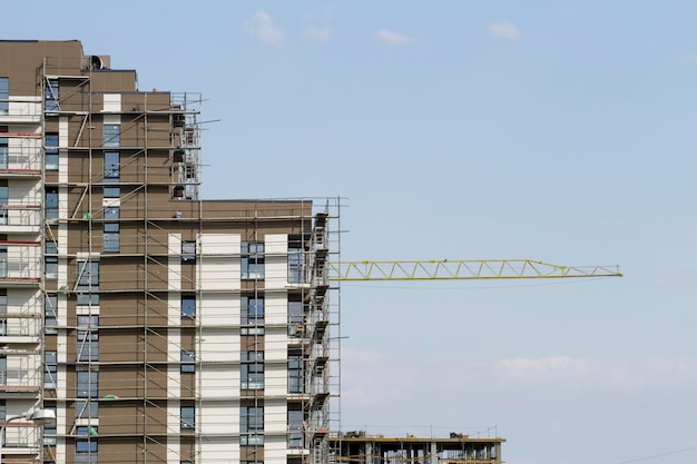 Foto guindaste e construção civil local