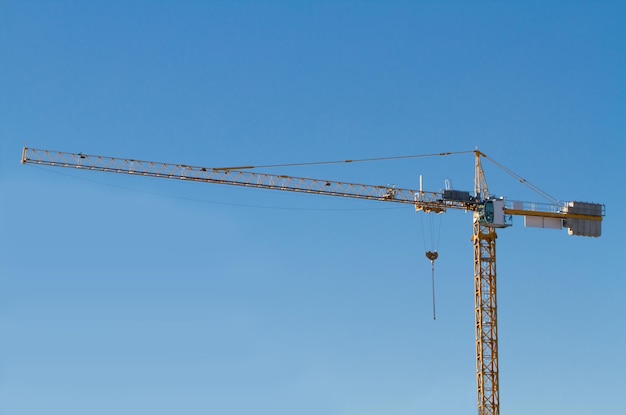 Guindaste no canteiro de obras