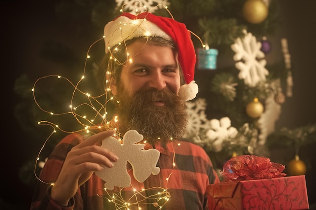 Guirlanda no homem de papai noel na decoração