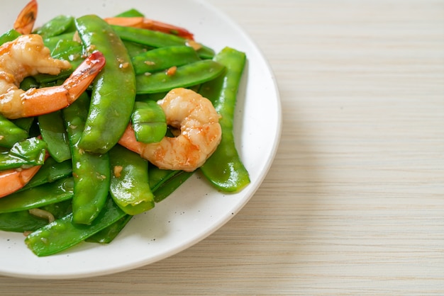 Guisantes Salteados con Camarones - Estilo de comida casera