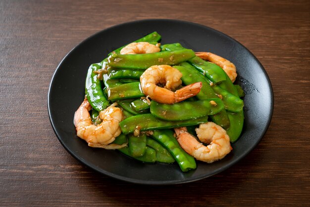 Guisantes Salteados con Camarones - Estilo de comida casera