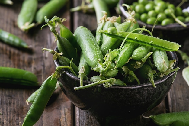 Guisantes verdes jovenes