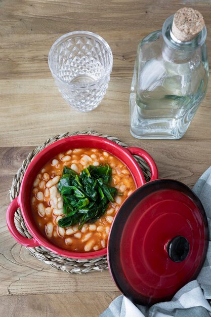 Guiso de alubias con verduras Proteína vegetal Dieta vegetariana Fotografía de alimentos