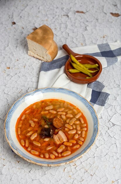 Guiso de frijoles con chorizo ​​y cerdo