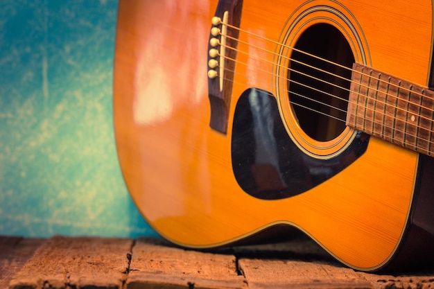 Guitarra acústica em madeira vintage retrô