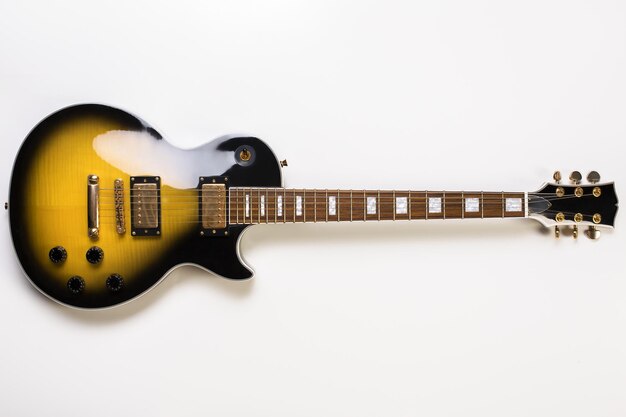 Guitarra sunburst de corpo inteiro