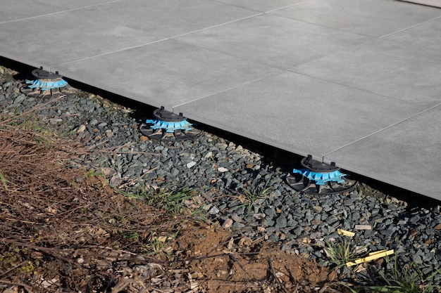 Gummi-Bodenfliesen für den Außenbereich, Terrassenpflaster mit verstellbaren Parzellen