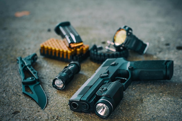 Gun Knife Tactical Watch e outras ferramentas de sobrevivência