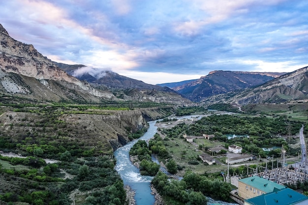 GUNIBSKY DISTRICT RÚSSIA Junho de 2021 Vista da Torre Andalal no Gunibskaya HPP Daguestão