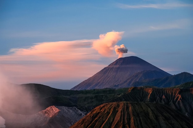 Gunung Bromo al amanecer