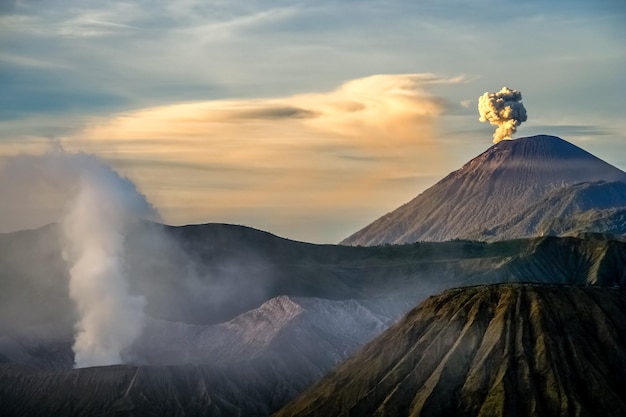 Gunung Bromo ao amanhecer