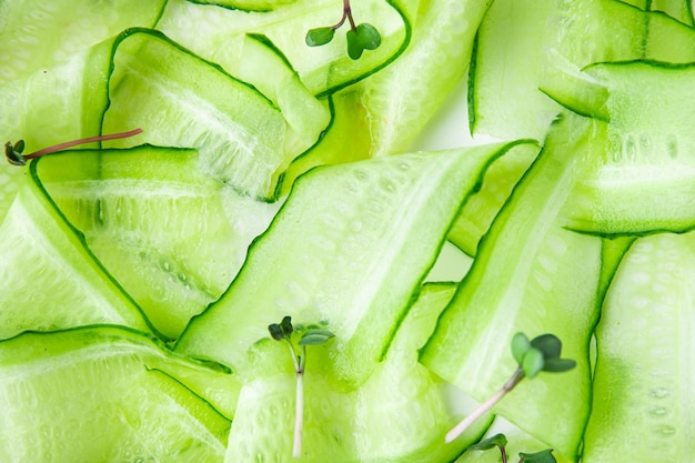 Gurkensalat schneidet Gemüse fertig zum Essen Snack auf dem Tisch kopieren Raum Essen Hintergrund