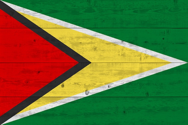 Guyana Flagge auf alten Holzbrett gemalt