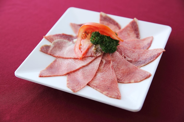 Gyutan crudo