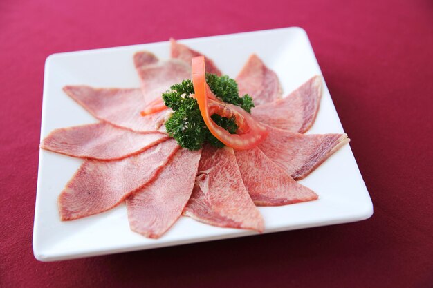 Gyutan crudo