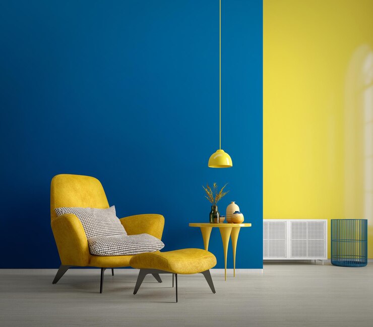 Habitación interior moderna con sillón amarillo Fondo de pared azul y amarillo
