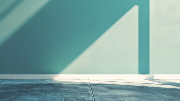 Habitación vacía con pared azul y piso blanco