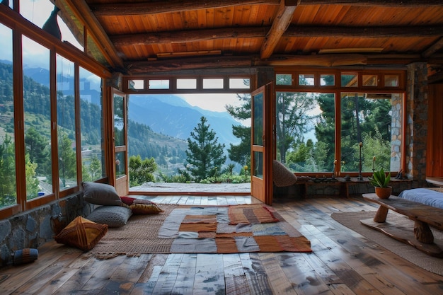 Una habitación con vista a las montañas