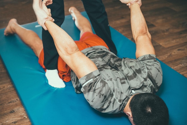 Hacer ejercicio con fisioterapeuta