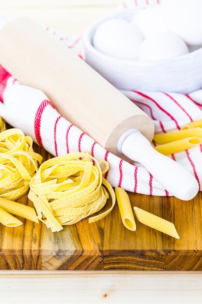 Hacer pasta casera con ingredientes orgánicos