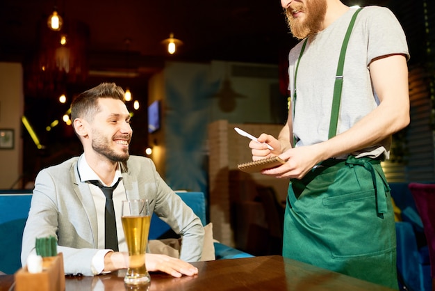 Hacer un pedido en el café