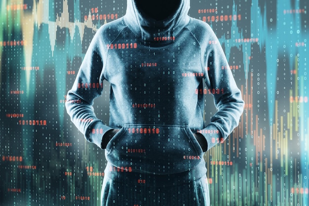 Hacker irreconocible con las manos en los bolsillos de pie sobre un fondo borroso abstracto con gráfico de velas y código binario Malware y concepto comercial Doble exposición